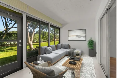 8273 Springtree Road Boca Raton FL 33496