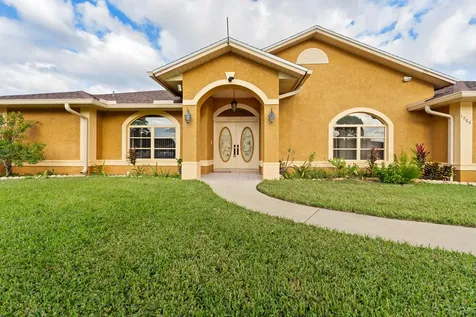 1255 SE Naples Lane Port Saint Lucie FL 34983