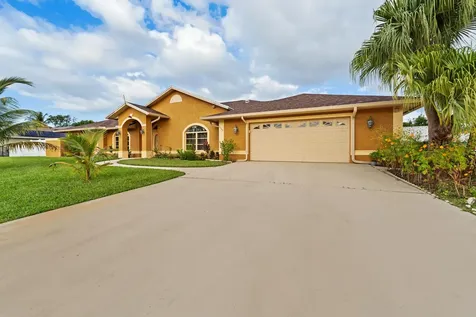 1255 SE Naples Lane Port Saint Lucie FL 34983