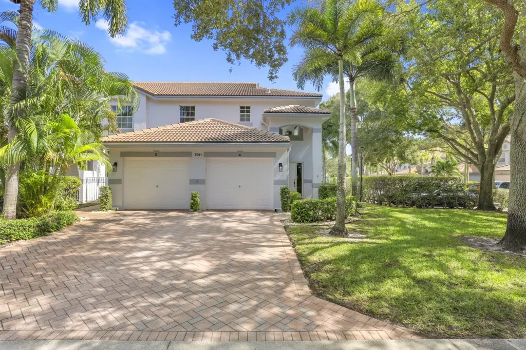 7911 Laina Lane Boynton Beach FL 33437
