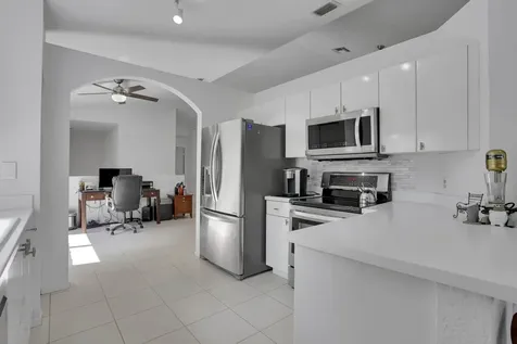 7911 Laina Lane Boynton Beach FL 33437