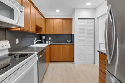 10 Southport Lane Boynton Beach FL 33436
