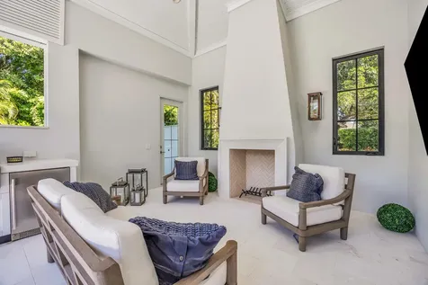 44 S Beach Road Jupiter Island FL 33455