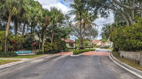 3002 Lucerne Park Drive Greenacres FL 33467