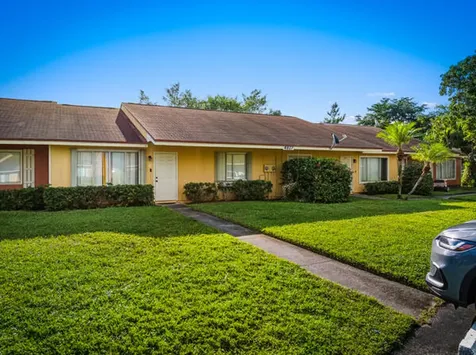 4827 Orleans Court West Palm Beach FL 33415