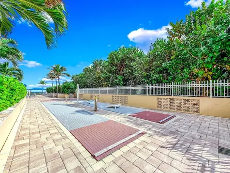 2000 S Ocean Boulevard Lauderdale By The Sea FL 33062