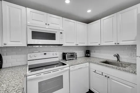 646 Flanders Delray Beach FL 33484