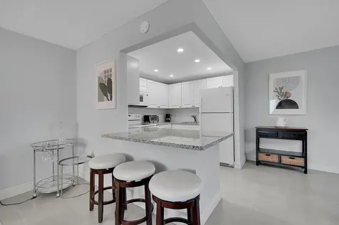 646 Flanders Delray Beach FL 33484