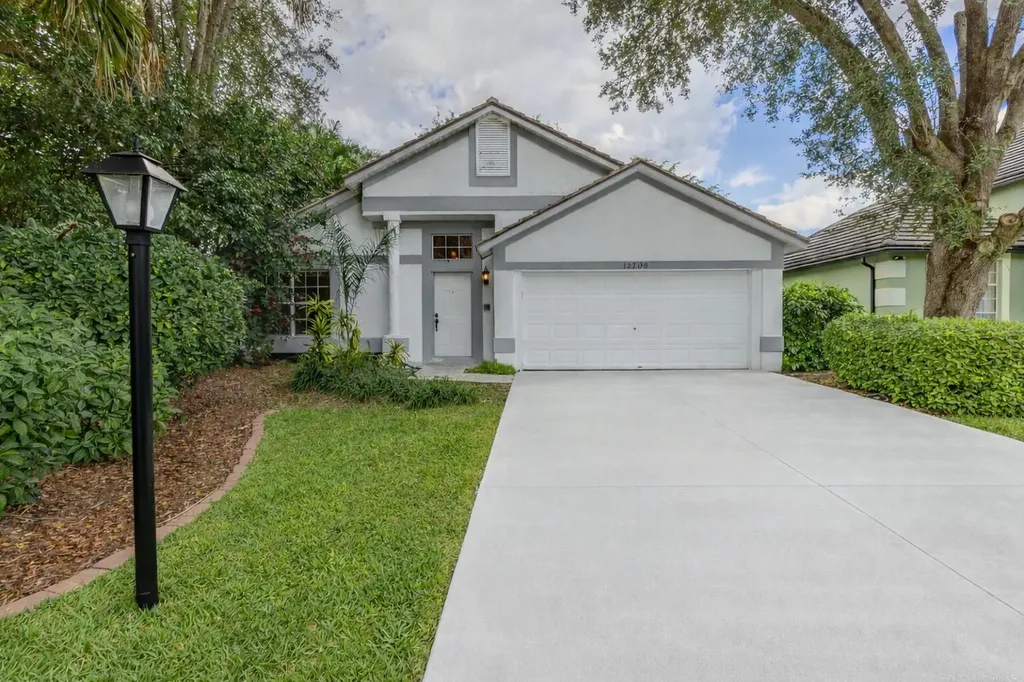 12709 White Coral Drive Wellington FL 33414