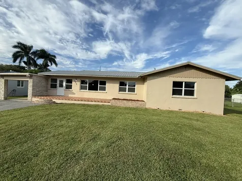 217 Nw Avenue E Belle Glade FL 33430