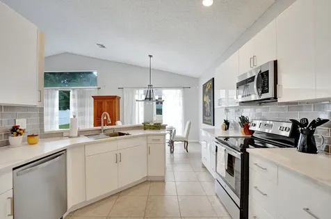 19405 Sw 67th Street Pembroke Pines FL 33332