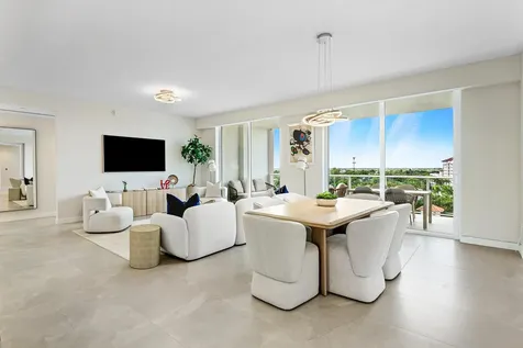 220 SE Mizner Boulevard Boca Raton FL 33432