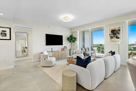 220 SE Mizner Boulevard Boca Raton FL 33432