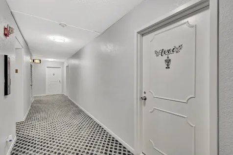 2000 Presidential Way West Palm Beach FL 33401