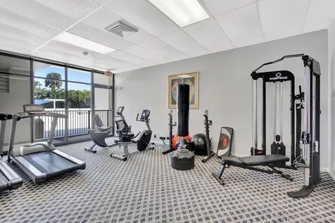 2000 Presidential Way West Palm Beach FL 33401
