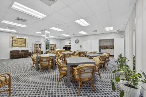 2000 Presidential Way West Palm Beach FL 33401