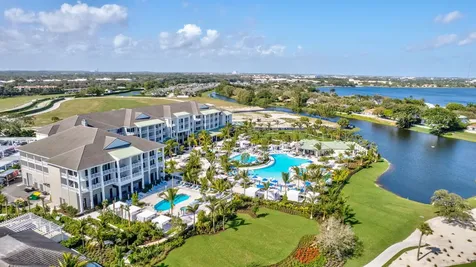 2000 Presidential Way West Palm Beach FL 33401