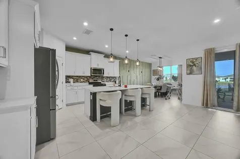 10325 Sw Phineas Lane Port Saint Lucie FL 34987