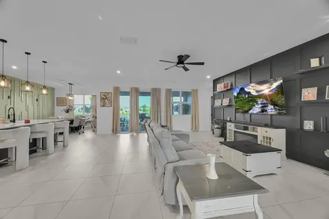 10325 Sw Phineas Lane Port Saint Lucie FL 34987