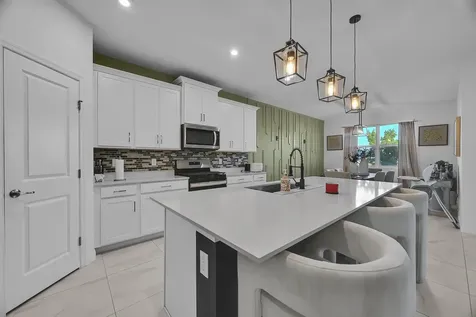 10325 Sw Phineas Lane Port Saint Lucie FL 34987