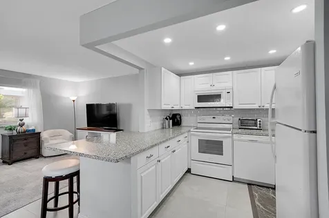 646 Flanders Delray Beach FL 33484