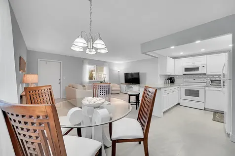 646 Flanders Delray Beach FL 33484