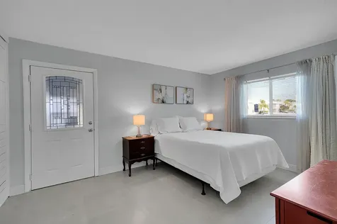 646 Flanders Delray Beach FL 33484