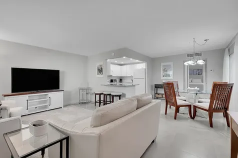 646 Flanders Delray Beach FL 33484