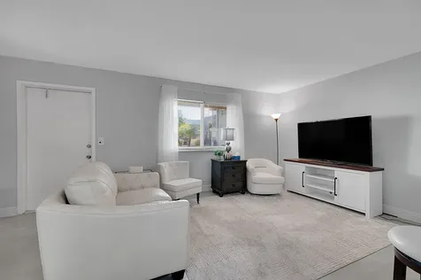 646 Flanders Delray Beach FL 33484