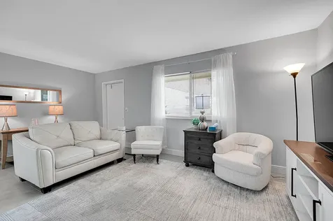 646 Flanders Delray Beach FL 33484