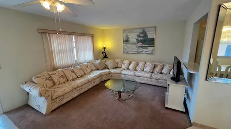 558 Saxony L Delray Beach FL 33446