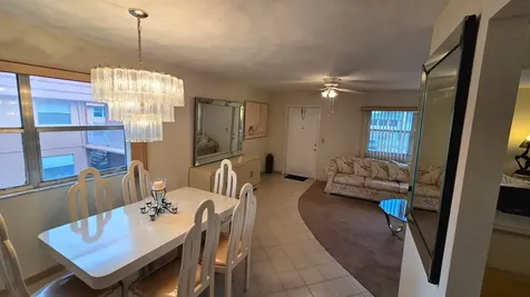 558 Saxony L Delray Beach FL 33446