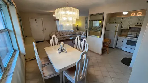558 Saxony L Delray Beach FL 33446