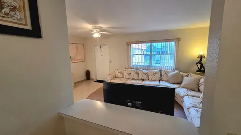 558 Saxony L Delray Beach FL 33446