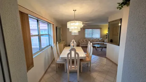 558 Saxony L Delray Beach FL 33446