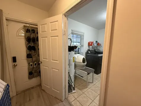 1613 Sherwood Avenue Mangonia Park FL 33407