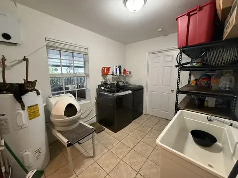 1613 Sherwood Avenue Mangonia Park FL 33407