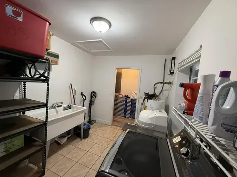 1613 Sherwood Avenue Mangonia Park FL 33407