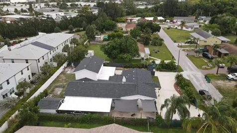1613 Sherwood Avenue Mangonia Park FL 33407