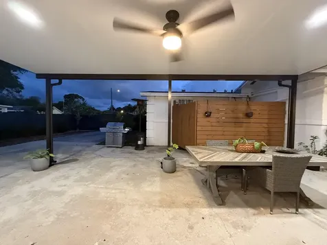 1613 Sherwood Avenue Mangonia Park FL 33407