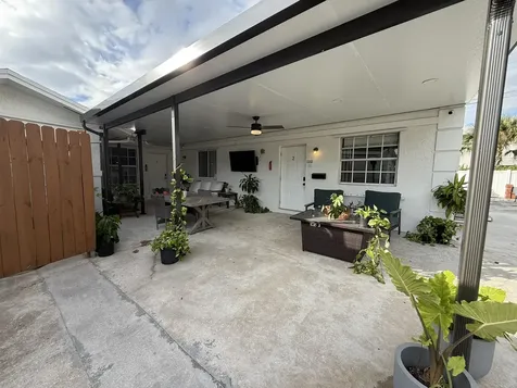 1613 Sherwood Avenue Mangonia Park FL 33407