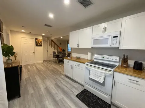 1613 Sherwood Avenue Mangonia Park FL 33407