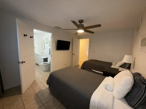1613 Sherwood Avenue Mangonia Park FL 33407
