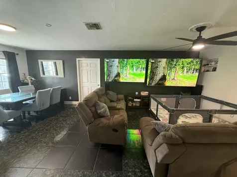 1613 Sherwood Avenue Mangonia Park FL 33407