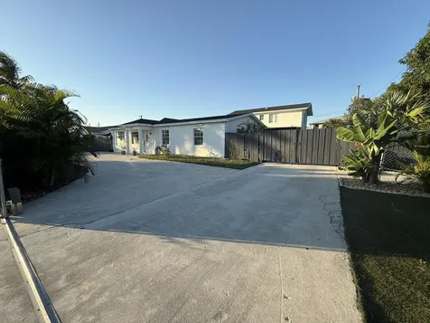 1613 Sherwood Avenue Mangonia Park FL 33407