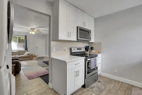 2227 NE 3rd Avenue Delray Beach FL 33444