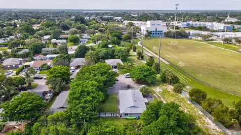 2227 NE 3rd Avenue Delray Beach FL 33444