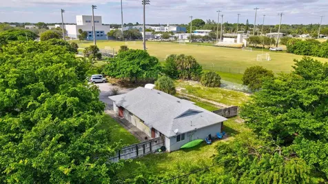 2227 NE 3rd Avenue Delray Beach FL 33444