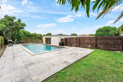 305 Sw 3rd Street Boynton Beach FL 33435