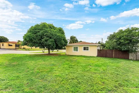 305 Sw 3rd Street Boynton Beach FL 33435